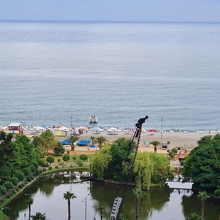 Deluxe Hotel Room In The Heart Of Batumi Orbi City A Block Exterior foto