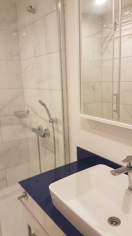 Deluxe Hotel Room In The Heart Of Batumi Orbi City A Block Exterior foto