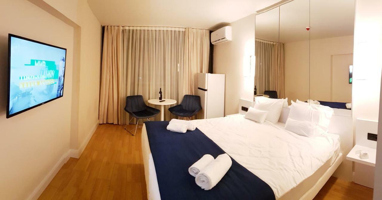 Deluxe Hotel Room In The Heart Of Batumi Orbi City A Block Exterior foto