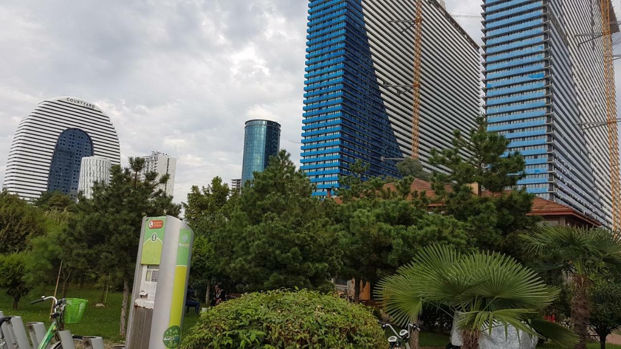 Deluxe Hotel Room In The Heart Of Batumi Orbi City A Block Exterior foto