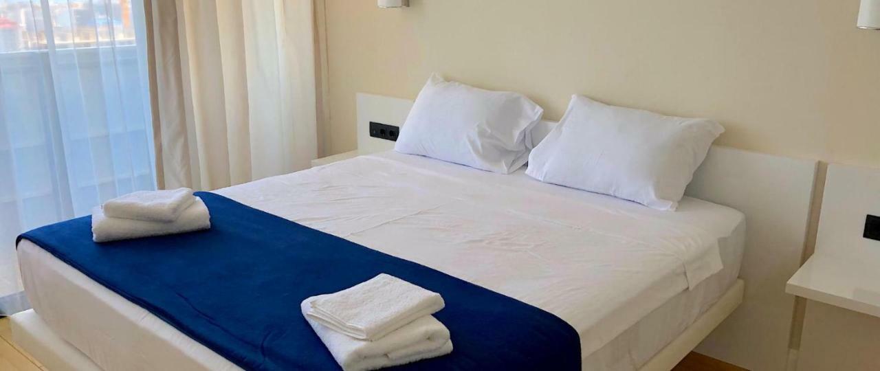 Deluxe Hotel Room In The Heart Of Batumi Orbi City A Block Exterior foto