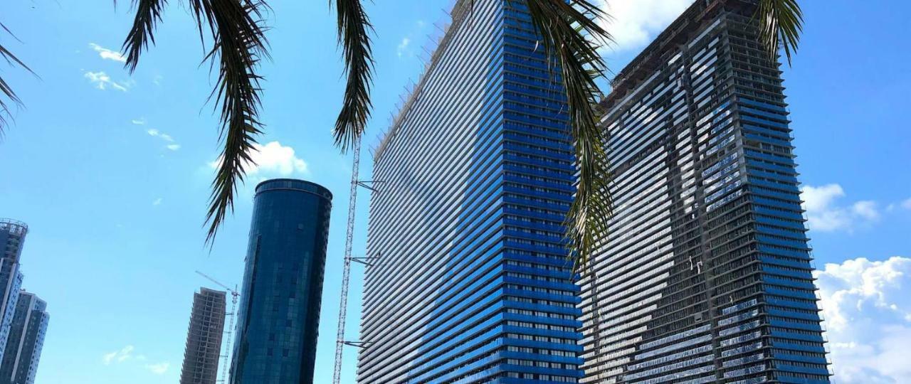 Deluxe Hotel Room In The Heart Of Batumi Orbi City A Block Exterior foto
